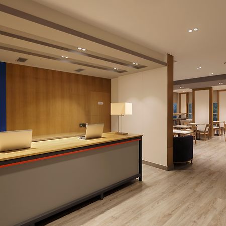 Holiday Inn Express Pune Pimpri By Ihg Exterior foto